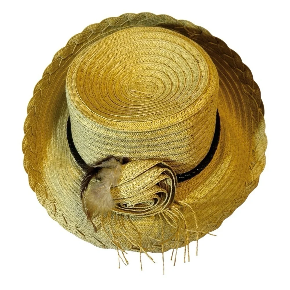 The Hatter Company Tan Straw Kettle brim Cloche Hat. NWT